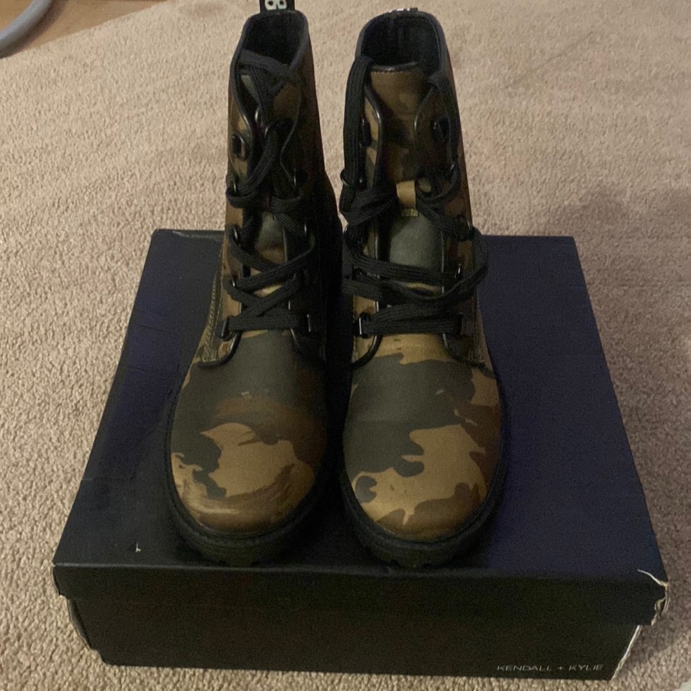 Size9 Epix bootie olive camp twill boots from Kendall + Kylie